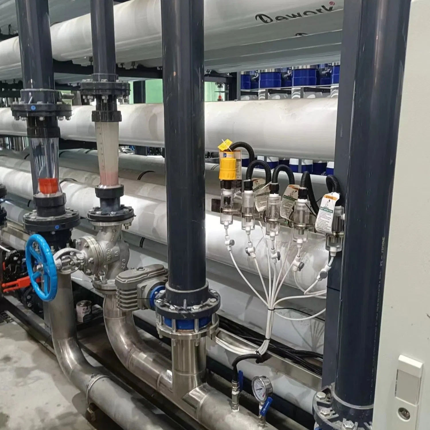 Sistema de desalinización de agua de mar alimentado por energía solar, purificador de agua RO fuera de la red para uso de emergencia en áreas remotas e islas