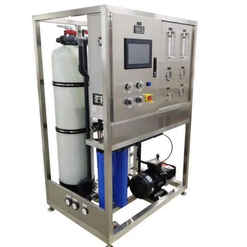 Sistema de Purificación de Agua de Mar Modular Alimentado por Energía Solar para Áreas Remotas