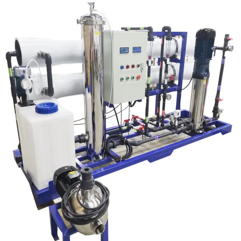 Sistema de Purificación de Agua de Mar Modular Alimentado por Energía Solar para Áreas Remotas