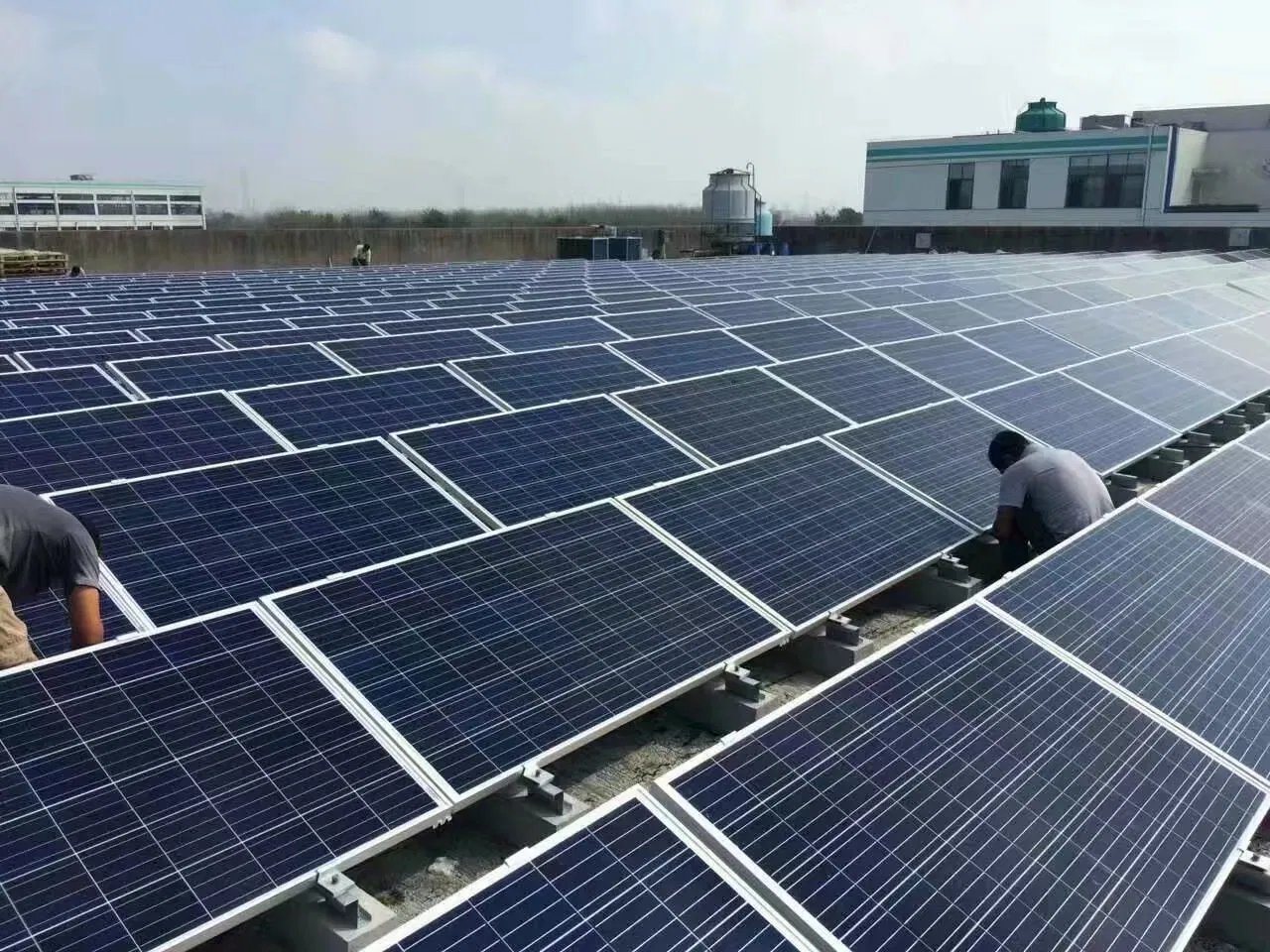 25kVA Hybrid Solar Power System with Photovoltaic Modules and Home Battery Backup System