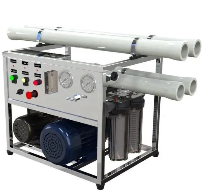 Sistema de Purificación de Agua de Mar Modular Alimentado por Energía Solar para Áreas Remotas