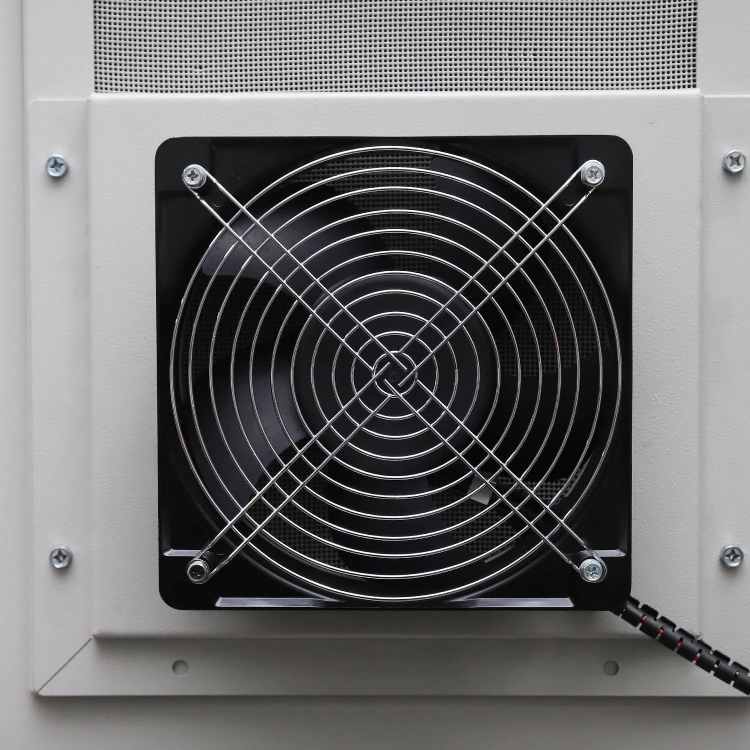 Sistema de microred solar de alta eficiencia con tecnología de enfriamiento avanzada