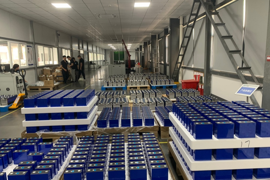 Sistema de Almacenamiento de Energía Solar Híbrido con Batería PV Acceso Off-Grid 200kw 650kwh para Área Remota con 200kwp Batería LiFePO4