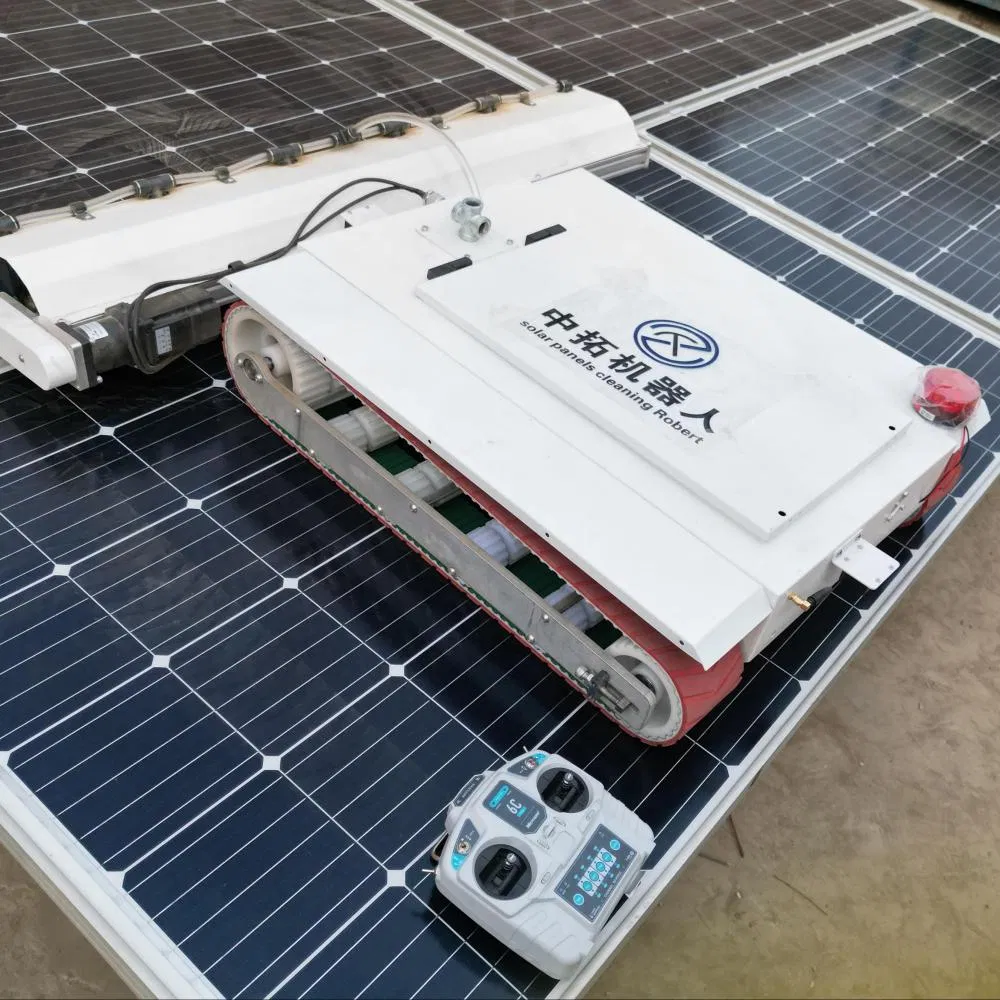 Sistema de limpieza automática de paneles solares con limpiador crawler control remoto