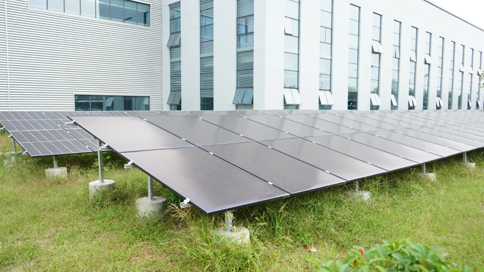 Sistema de energía solar fuera de la red de 5kw 10kw 15kw Kit montado en la pared 20kw 25kw 30kw Sistema de almacenamiento de energía solar para el hogar de litio