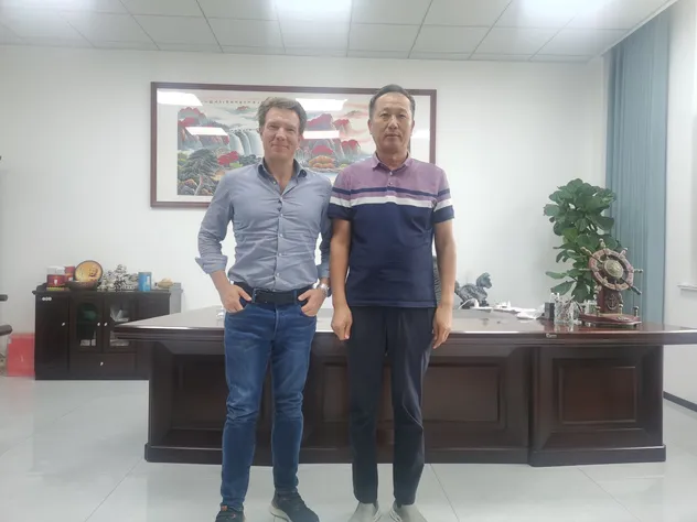 إنتاج زجاجات الديفوزر في هولندا