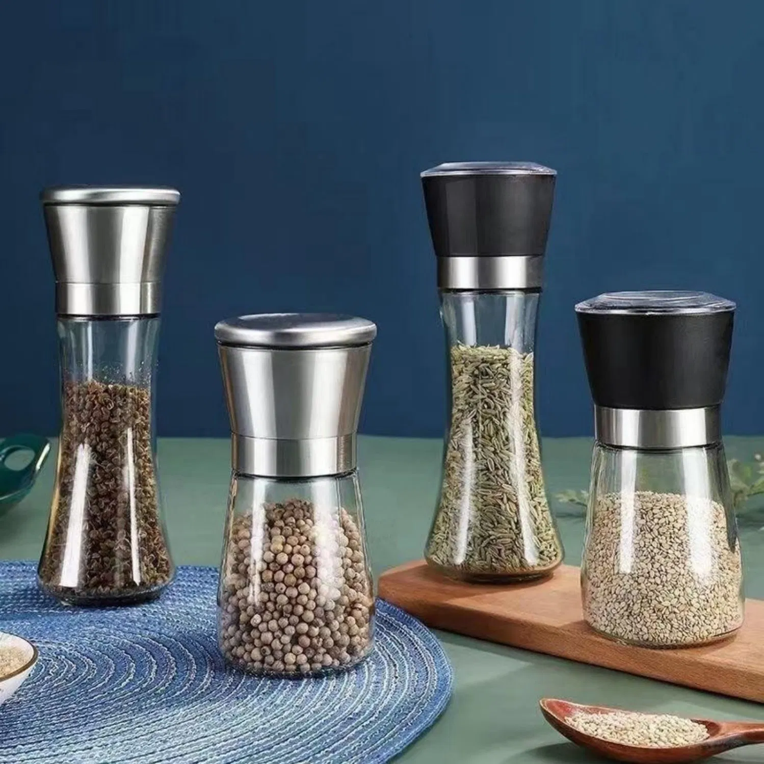 Moedor de Especiarias de Aço Inoxidável Resistente à Umidade e Econômico Prevê a Agregação de Especiarias Mesmo em Ambientes de Cozinha com Alta Umidade