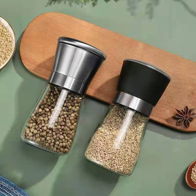 Moedor de Sal e Pimenta em Aço Inoxidável ou Plástico com Design Manual