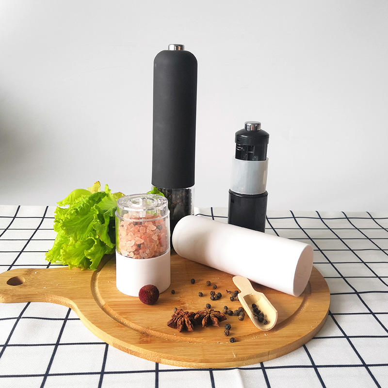 Conjunto de Moedores de Sal e Pimenta Elétricos de Plástico com Núcleo de Cerâmica