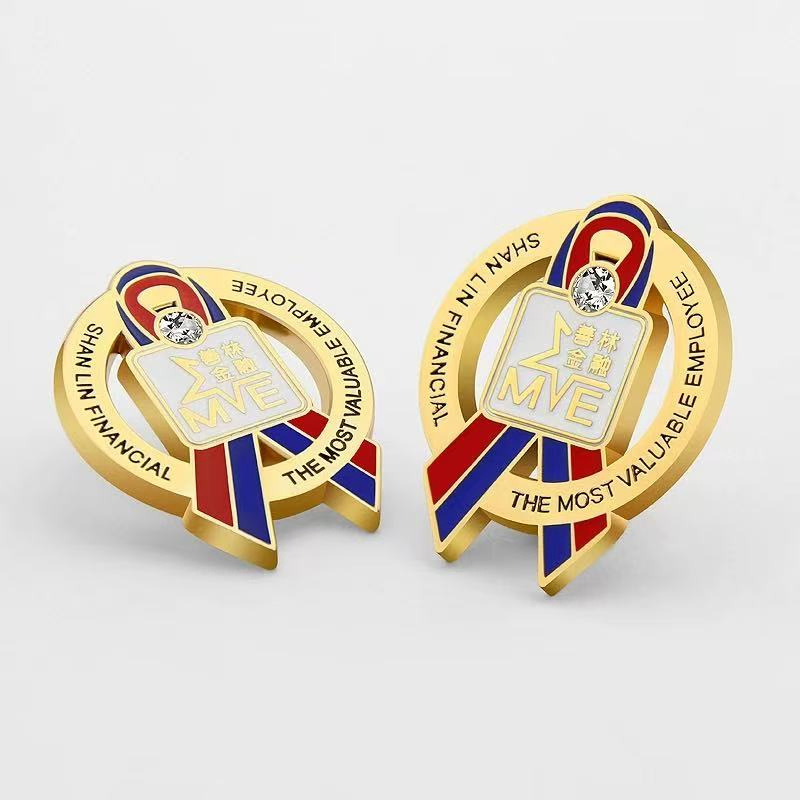 China Manufacturer Custom Design Metal Zinc Alloy Iron Die Cast Badge Brooch Pin Soft Hard Enamel Lapel Pins