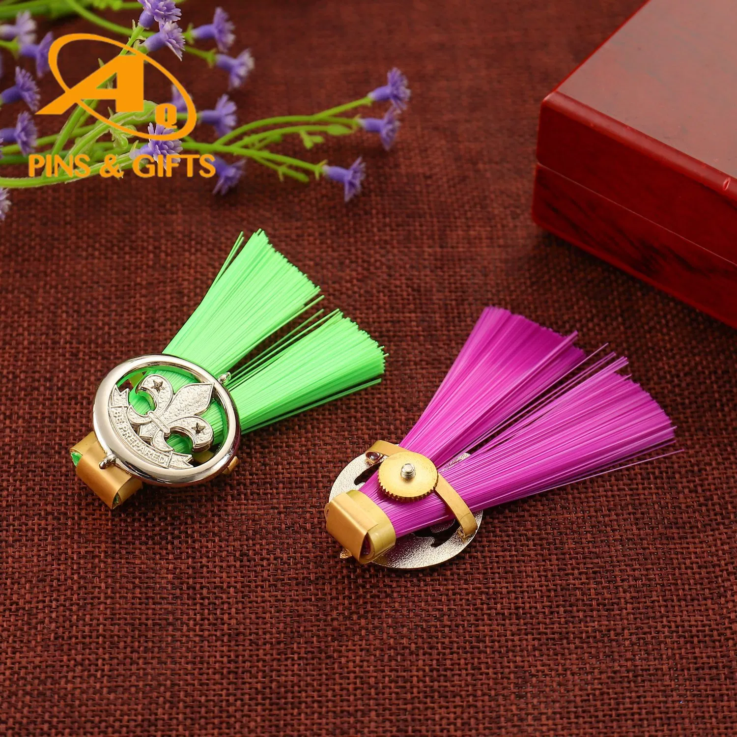 China Supplier Custom Gold UAE Military Police Badges Manufacturer Custom Metal Soft Hard Enamel Brooch Lapel Pin Badge