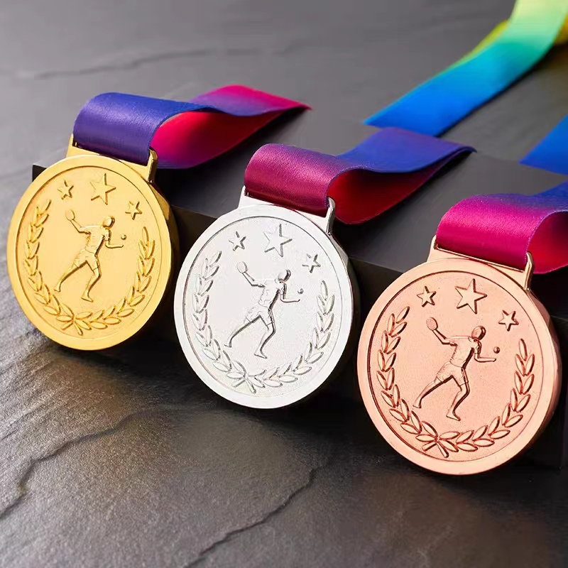 Wholesale Customized Awards Souvenir Metal Sports Trophy Zinc Alloy Sport Running Marathon Swimming Taekwondo Metal Medal