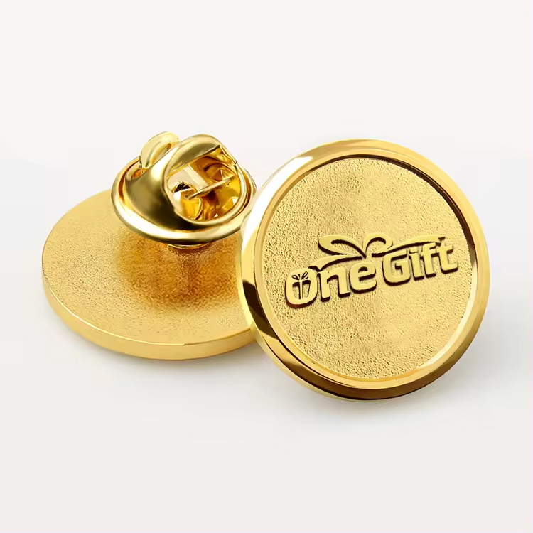 Fashion Promotion Gift Craft Bag Clothing Custom Brand Logo Made Soft Enamel Gold Metal Lapel Pin Badge