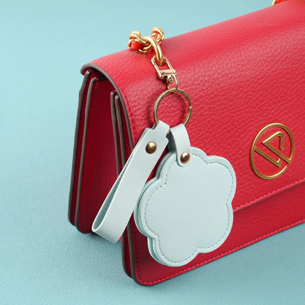 New Flower Shape Pocket Makeup Mirror Portable PU Leather Travel Hand Mirror Logo Custom with Metal Keychain