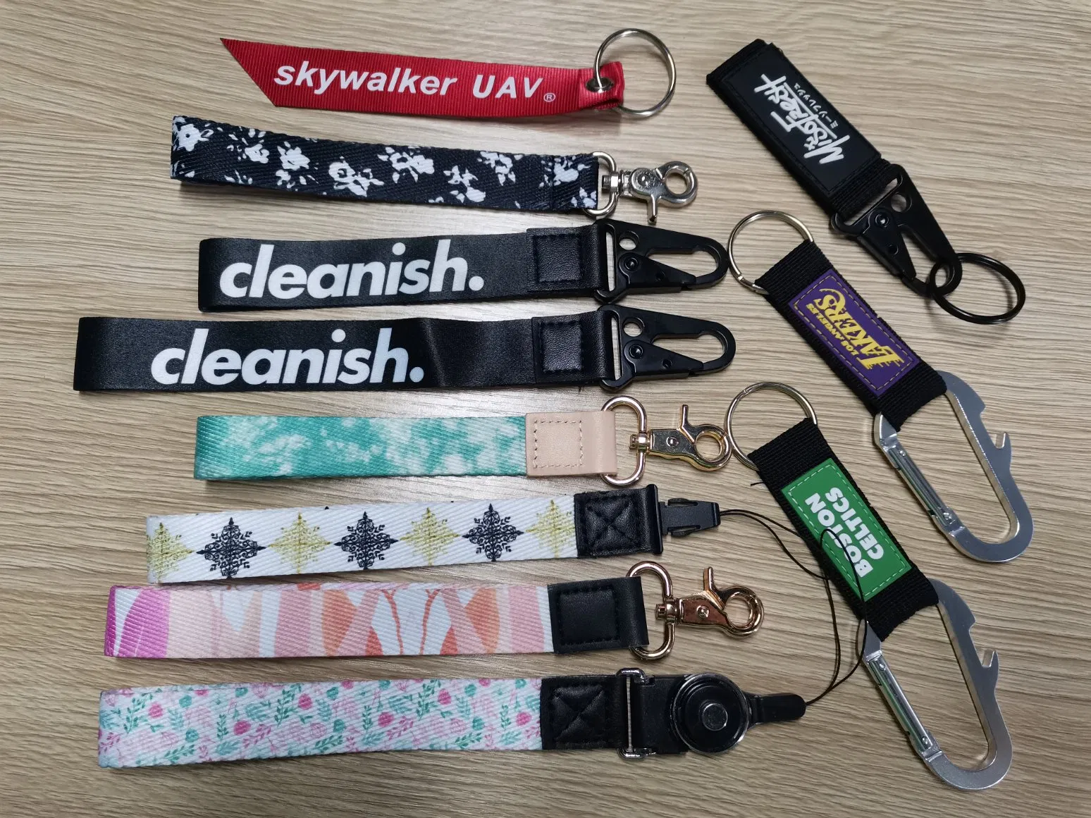 Custom Wholesale Keychain Short Lanyards Eagle Beak Button Key Chain Carabiner Nylon Cell Phone Strap Wrist Rope Hand Lanyard