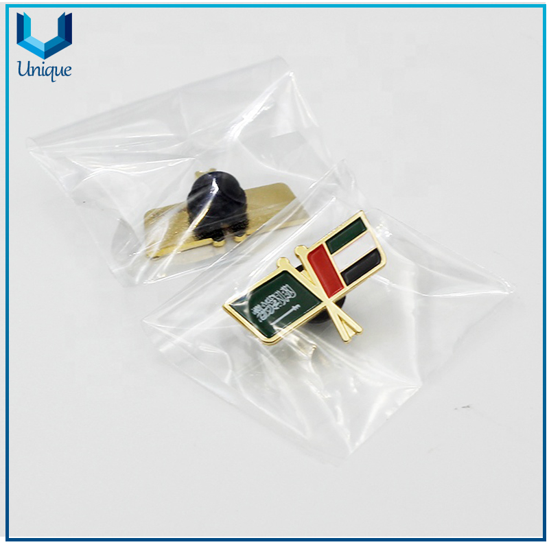 Cheap Wholesale Double National Flag Lapel Pin, Hat Saudi Arabia Sport Football Pin Badge Custom Unique Soft Enamel Metal Flag Badge