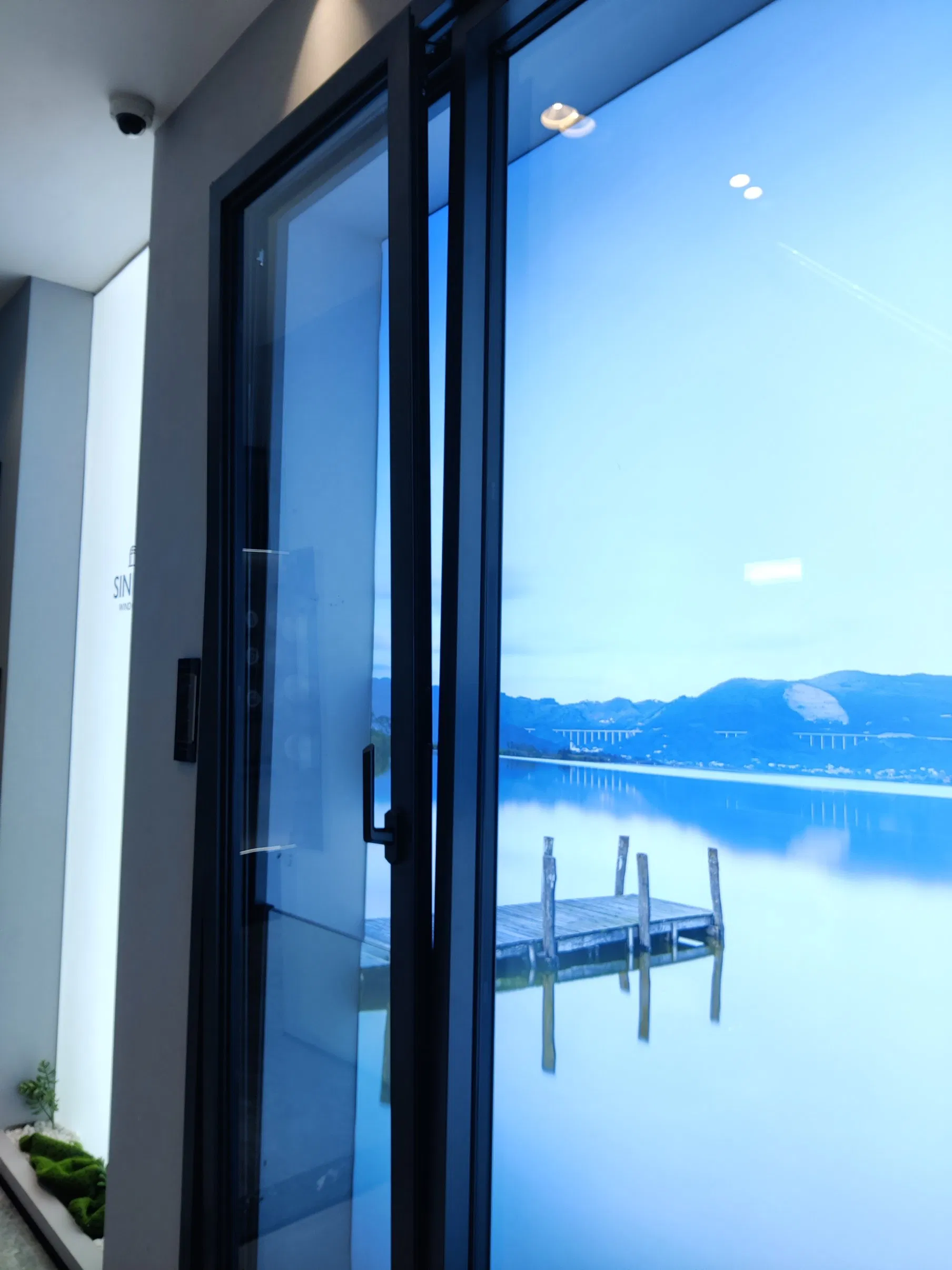Waterproof Pest Proof with High Sealing Performance High Hardness Aluminium Sliding Window