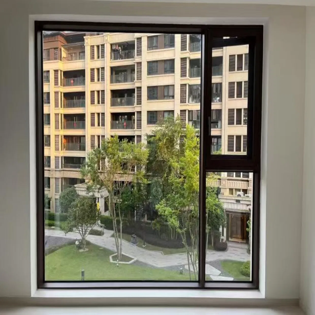 1. Factory Price Casement Glass Aluminium Aluminum Alloy Security Window High Transmittance for Villa Residential Home UV-Resistant