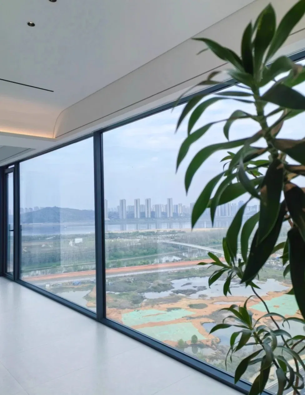 Aluminum Balcony Windows Detail