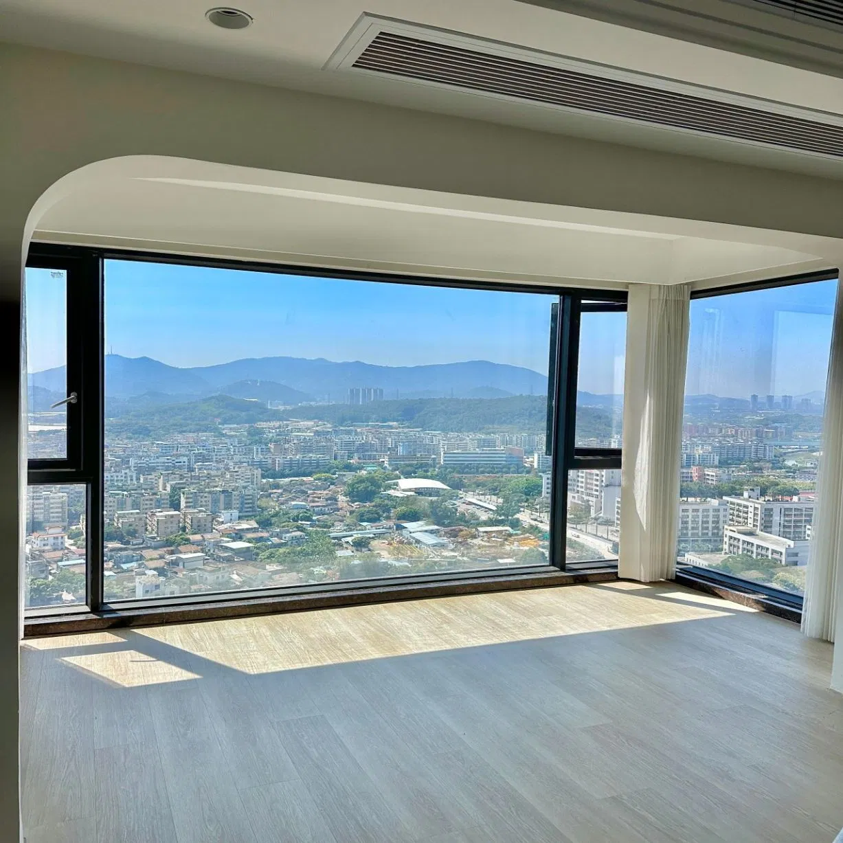 1. Modern Simple High Performance Energy Saving Triple Glazed Aluminum Aluminium Casement Window with Grill for Living Room