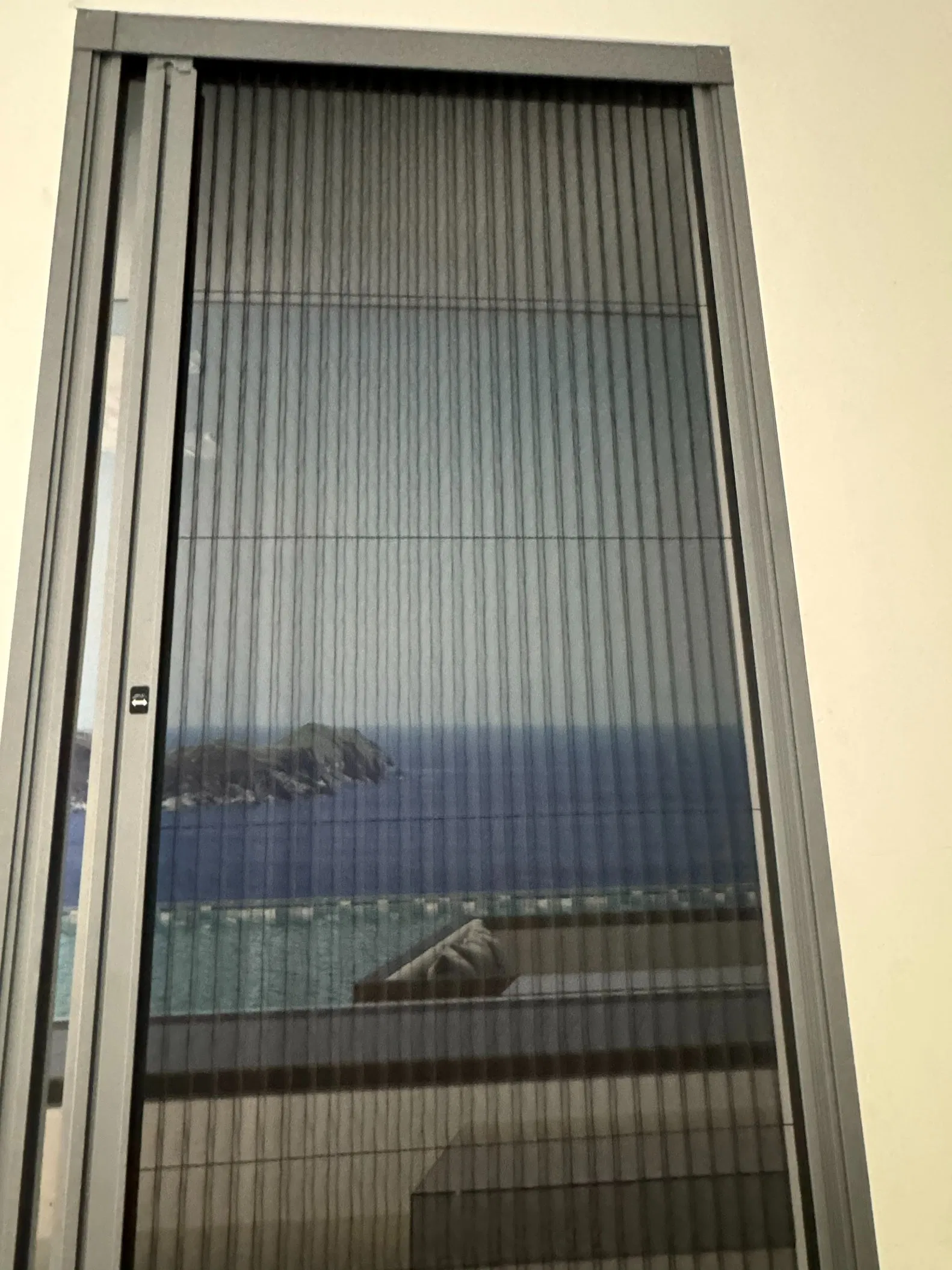 UV-Resistant Noiseless Space-Saving Stable Folding Screen Aluminum Sliding Window