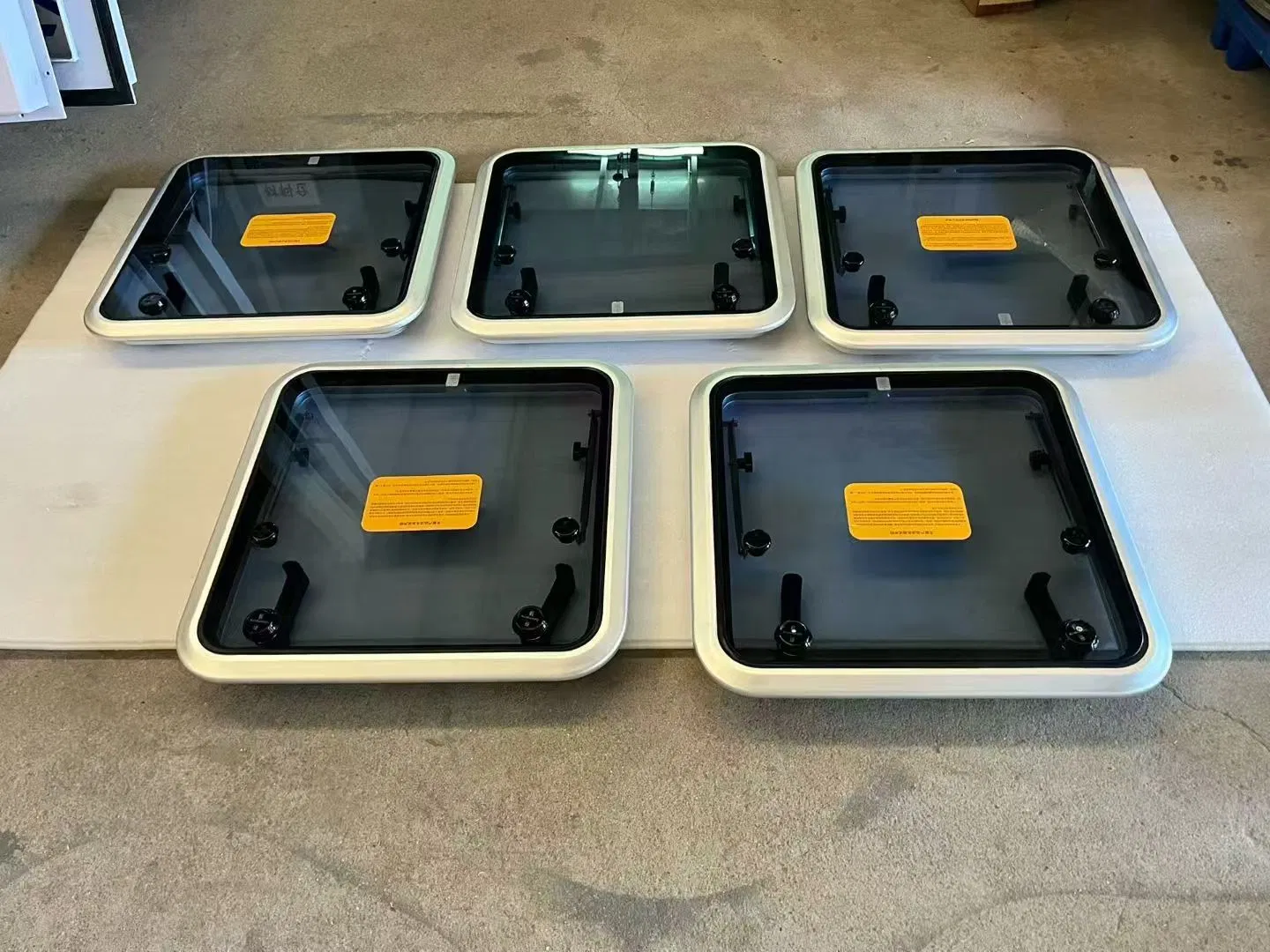 Marine Hardware Aluminium Alloy UV Resistant Yacht Skylight Porthole Window Push-out Deck Porthole for Ship Boat Part Accessories