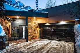 Modern Custom Size Aluminum Sectional Garage Door with Glass Panels for Homes