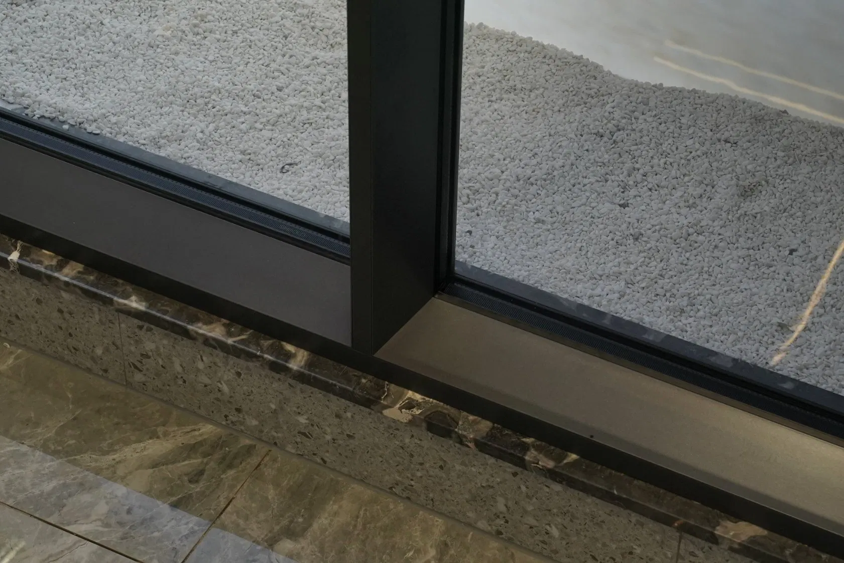 Stylish Modern Aluminum Casement Window with UV-Resistant Glass