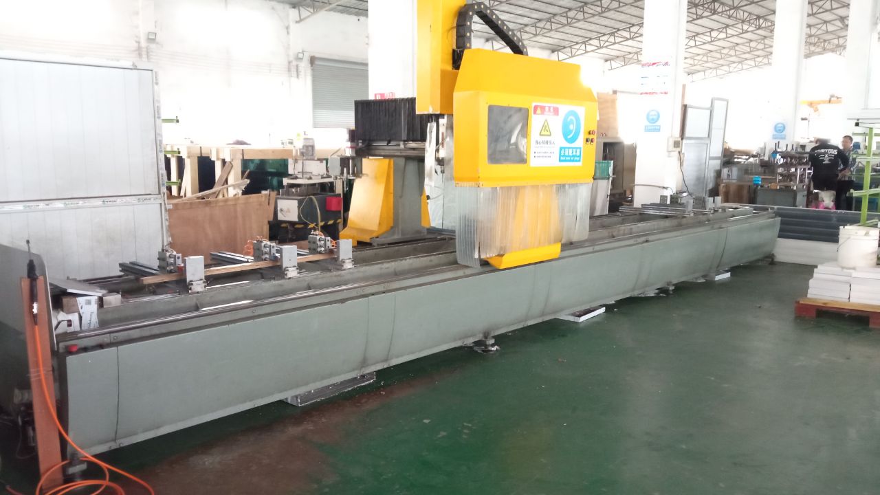 CNC machining center for aluminum profile precision cutting