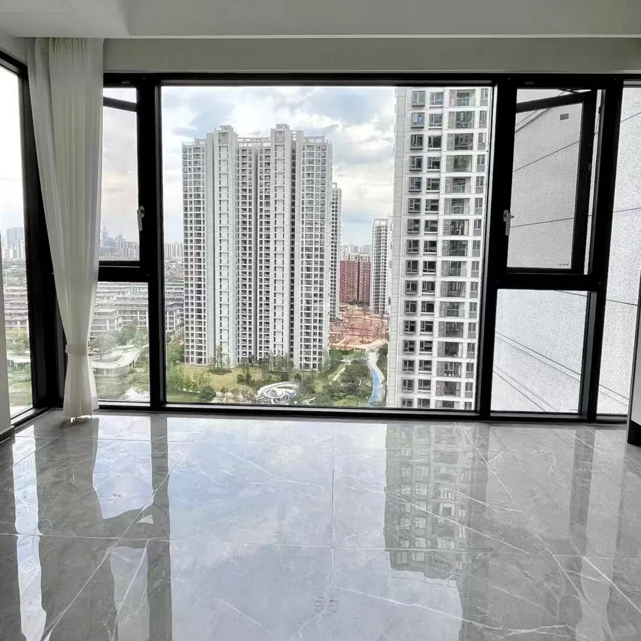 2. UV Protection Rust Resistant Slim Frame Security Aluminum Aluminium Horizontal Open Different Types of Casement Glass Window