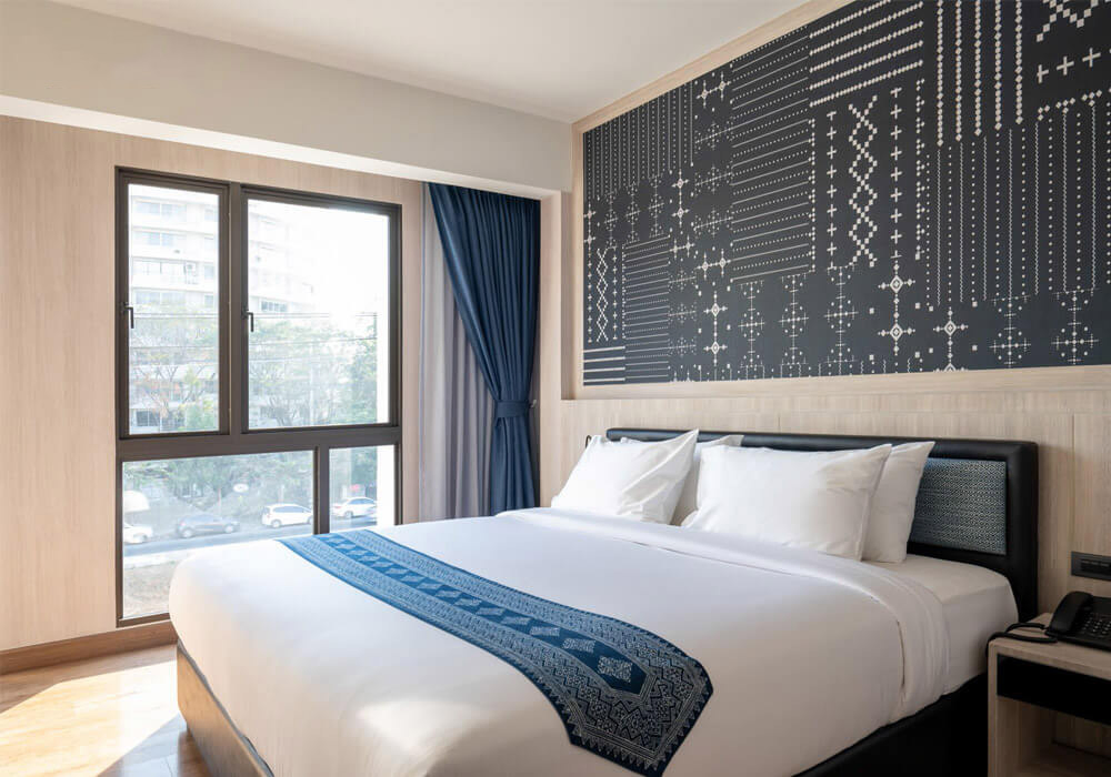 Manufacture Impact Double Glazed Windows and Doors Price Residential Aluminum Casement Window French Window with Fly Screen