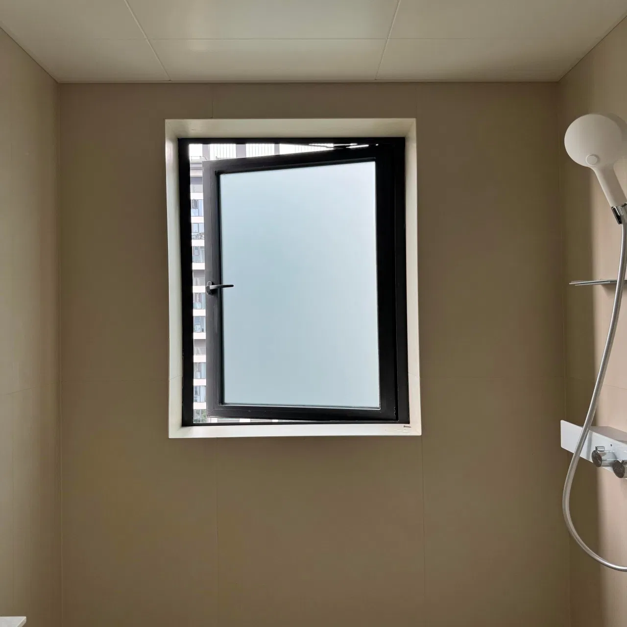 1. Modern Simple High Performance Energy Saving Triple Glazed Aluminum Aluminium Casement Window with Grill for Living Room