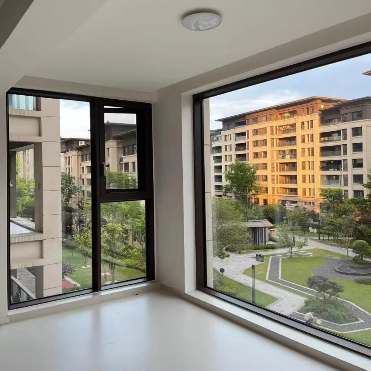 1. Factory Price Casement Glass Aluminium Aluminum Alloy Security Window High Transmittance for Villa Residential Home UV-Resistant