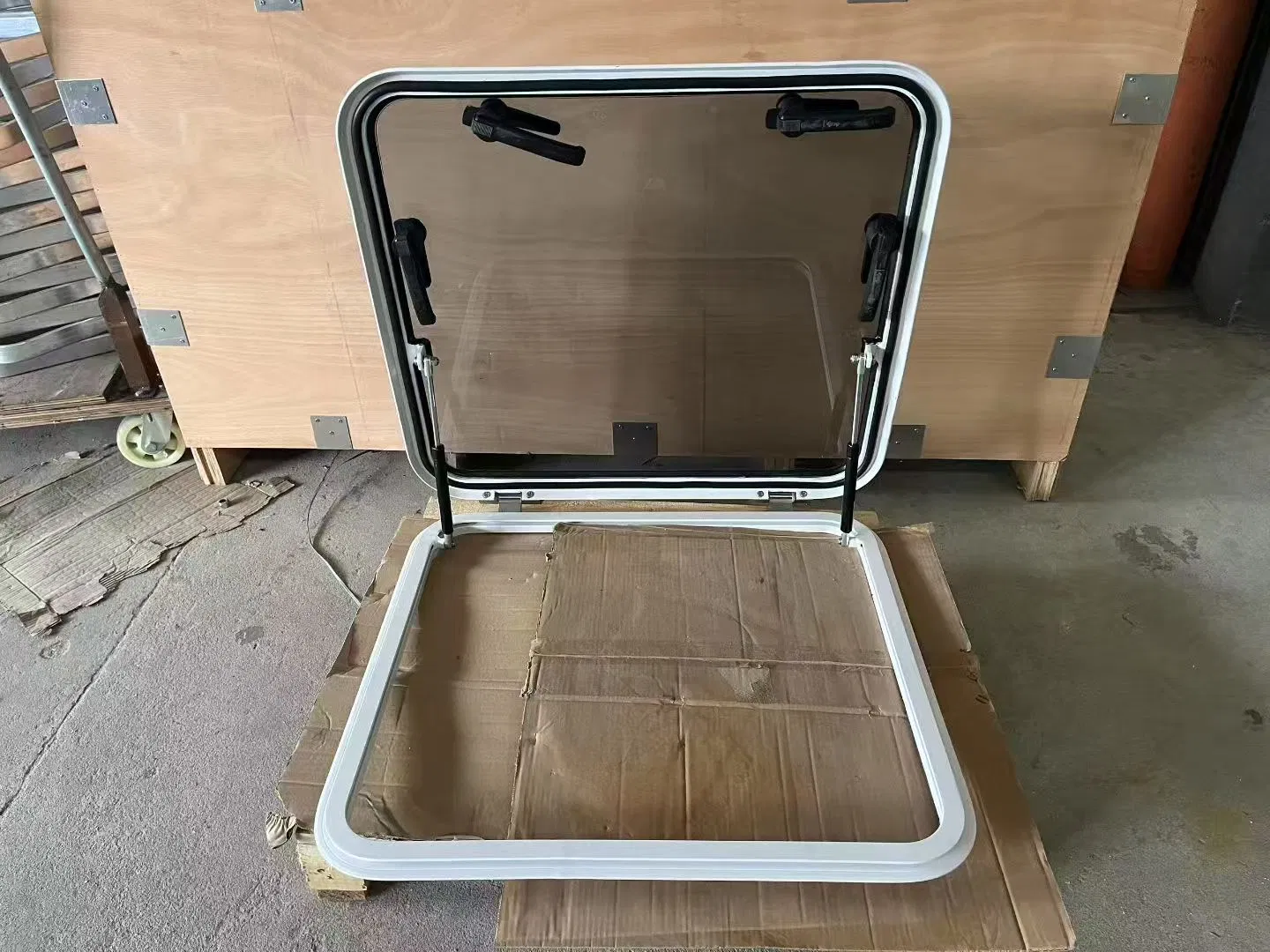 High Quality Marine Hardware Aluminum Alloy UV Resistant Yacht Skylight Window Push-out Deck Porthole for Ship Boat Part