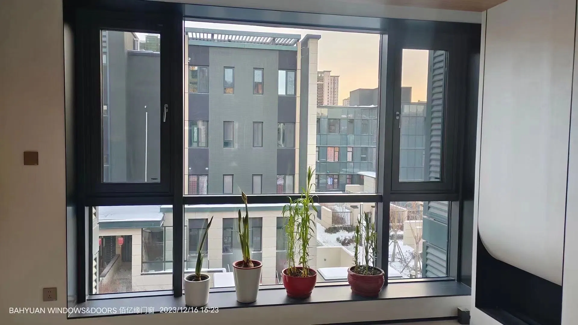 Sound Insulation Powder Spray Hope Handle Aluminum Profile Aluminum Casement Window with Double Inner and Outer Opening Anti-Corrosion and Anti-Aging