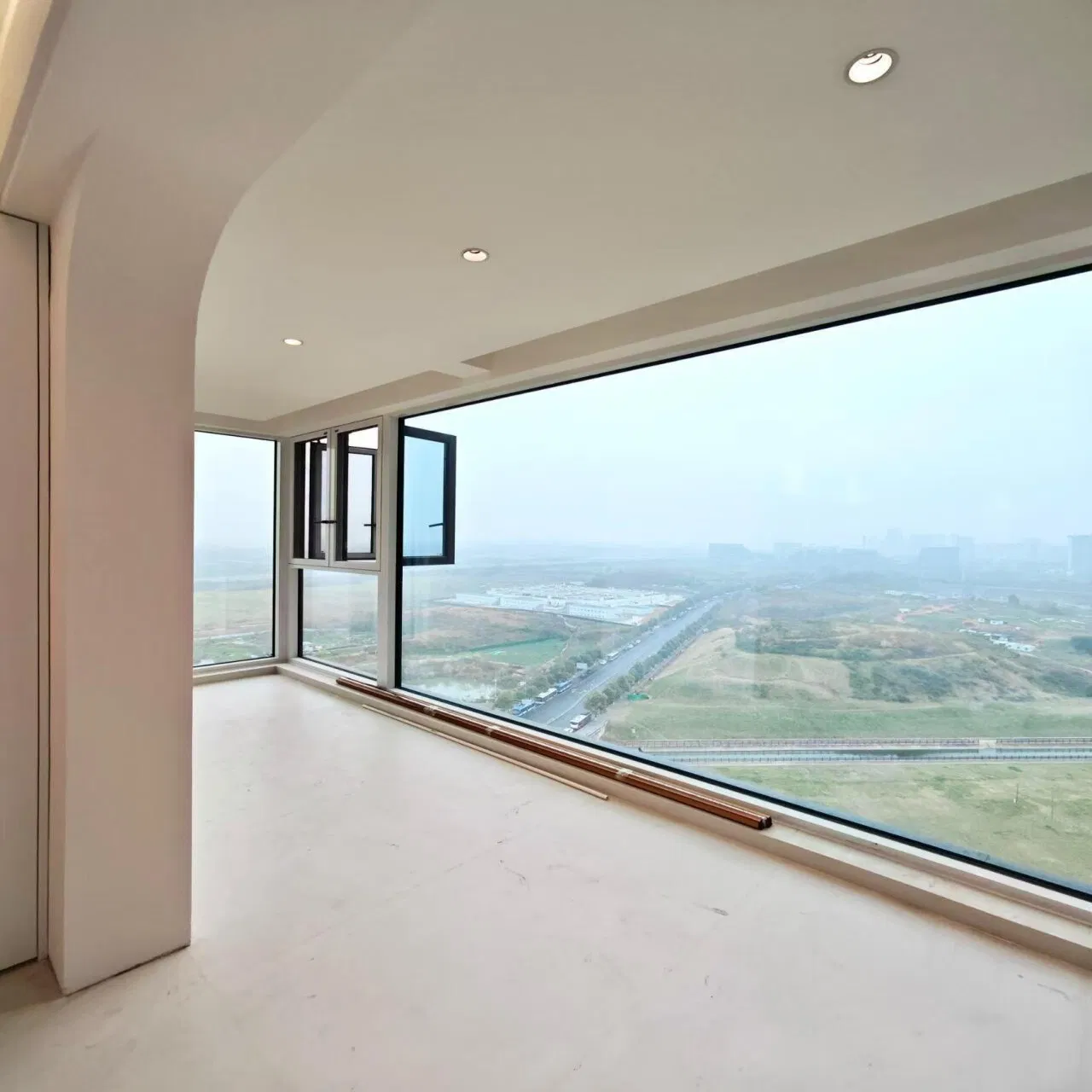 1. Modern Simple Casement Glass Aluminium Aluminum Alloy Security Window Large Glass Area for Residential Apartment Balcony UV-Resistant