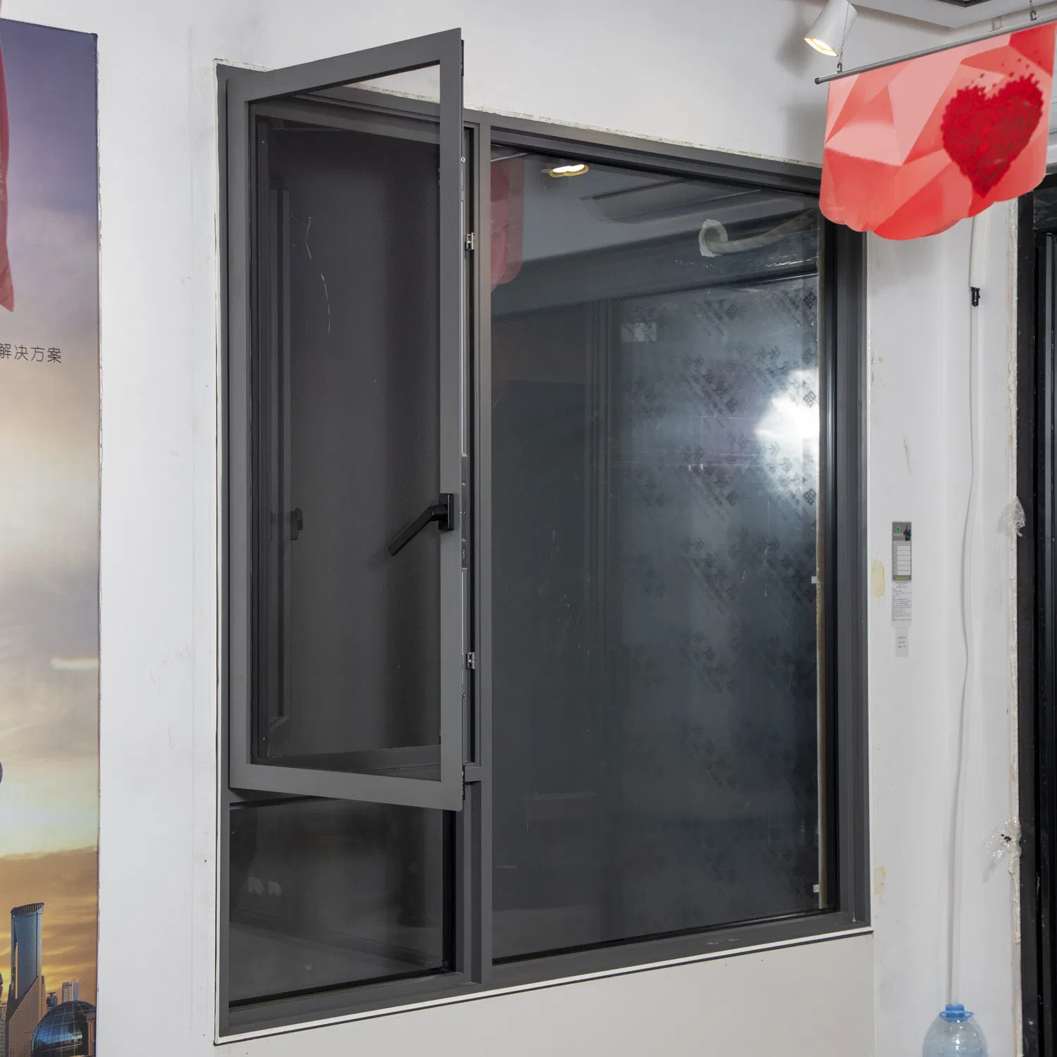 High Safety Requirements Rust-Resistant Aluminum Alloy Sliding Window &amp; Casement Window- 40FT Container, Lightweight &amp; Industrial Buildings