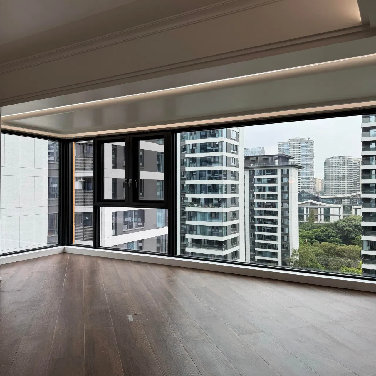 1. Modern Simple High Performance Energy Saving Triple Glazed Aluminum Aluminium Casement Window with Grill for Living Room