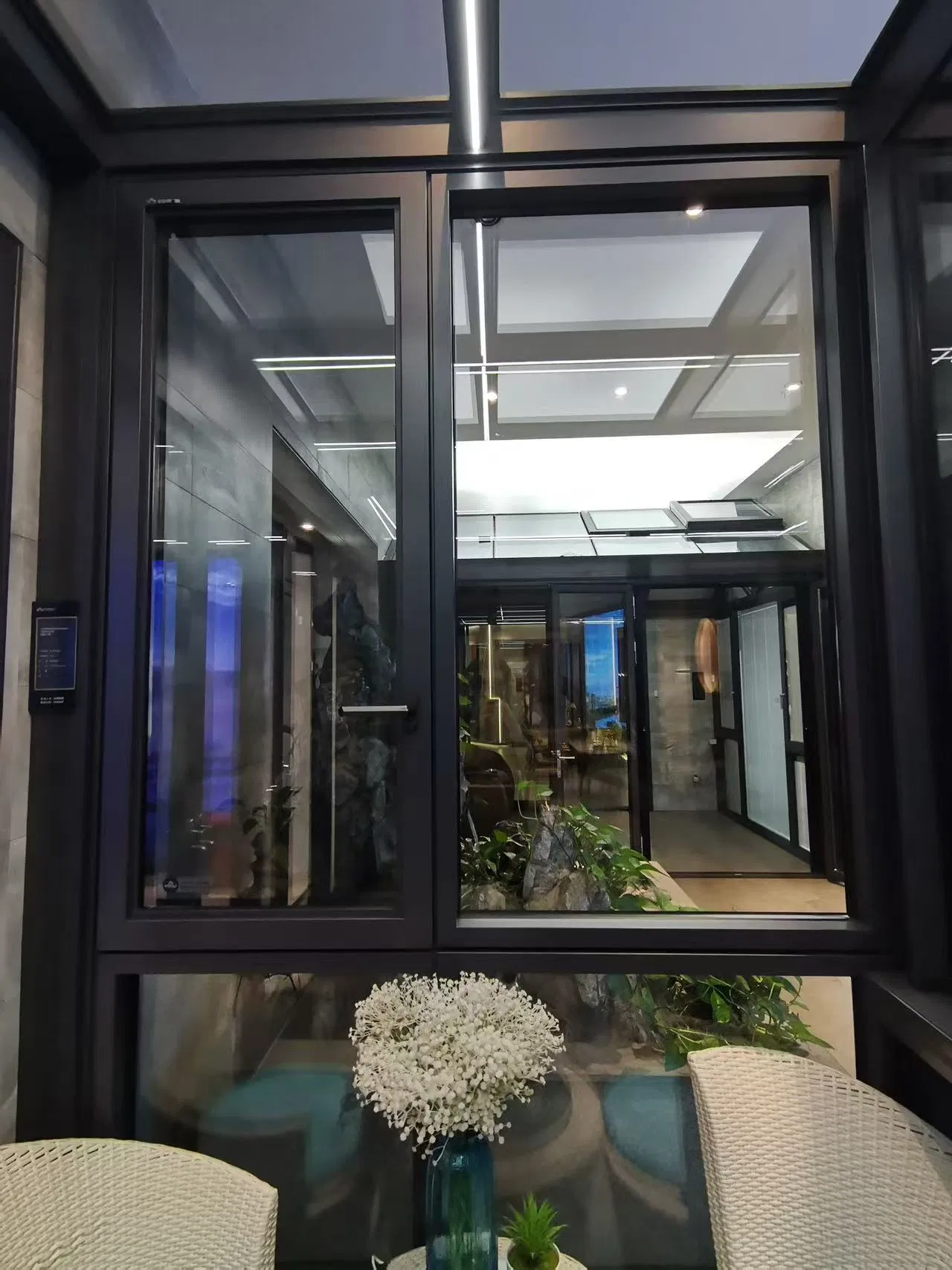 Waterproof Pest Proof with High Sealing Performance High Hardness Aluminium Sliding Window