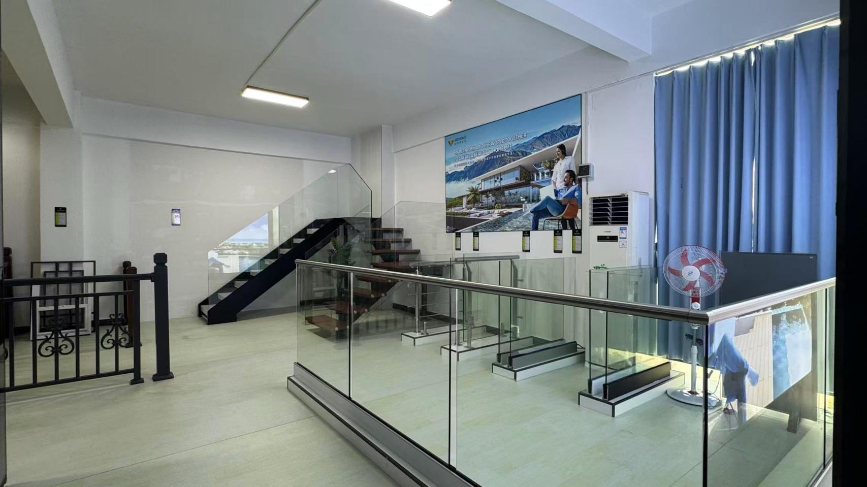 Aluminum door and window production workshop overview