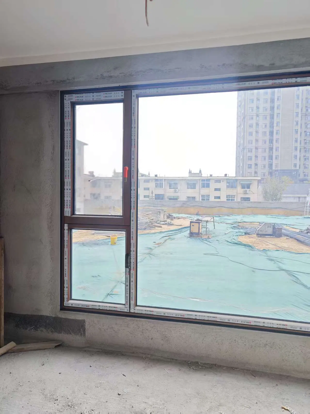 High-Performance Aluminum Clad Wood Tilt &amp; Turn Window, Passivhaus Compliant