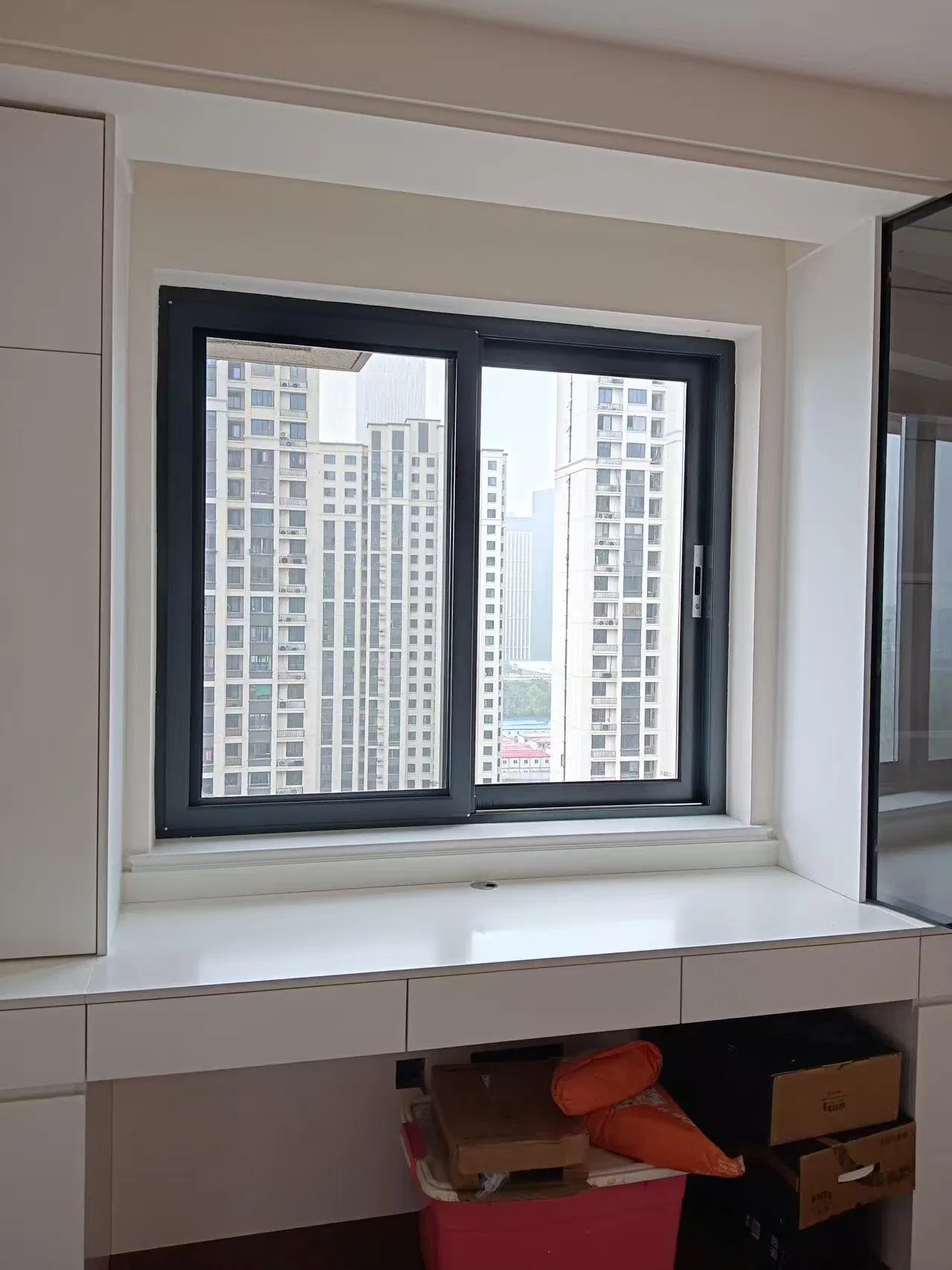 Custom Aluminum Window Design Modern Factory Price Black Aluminum Frame Double Glazed Glass Sliding Window