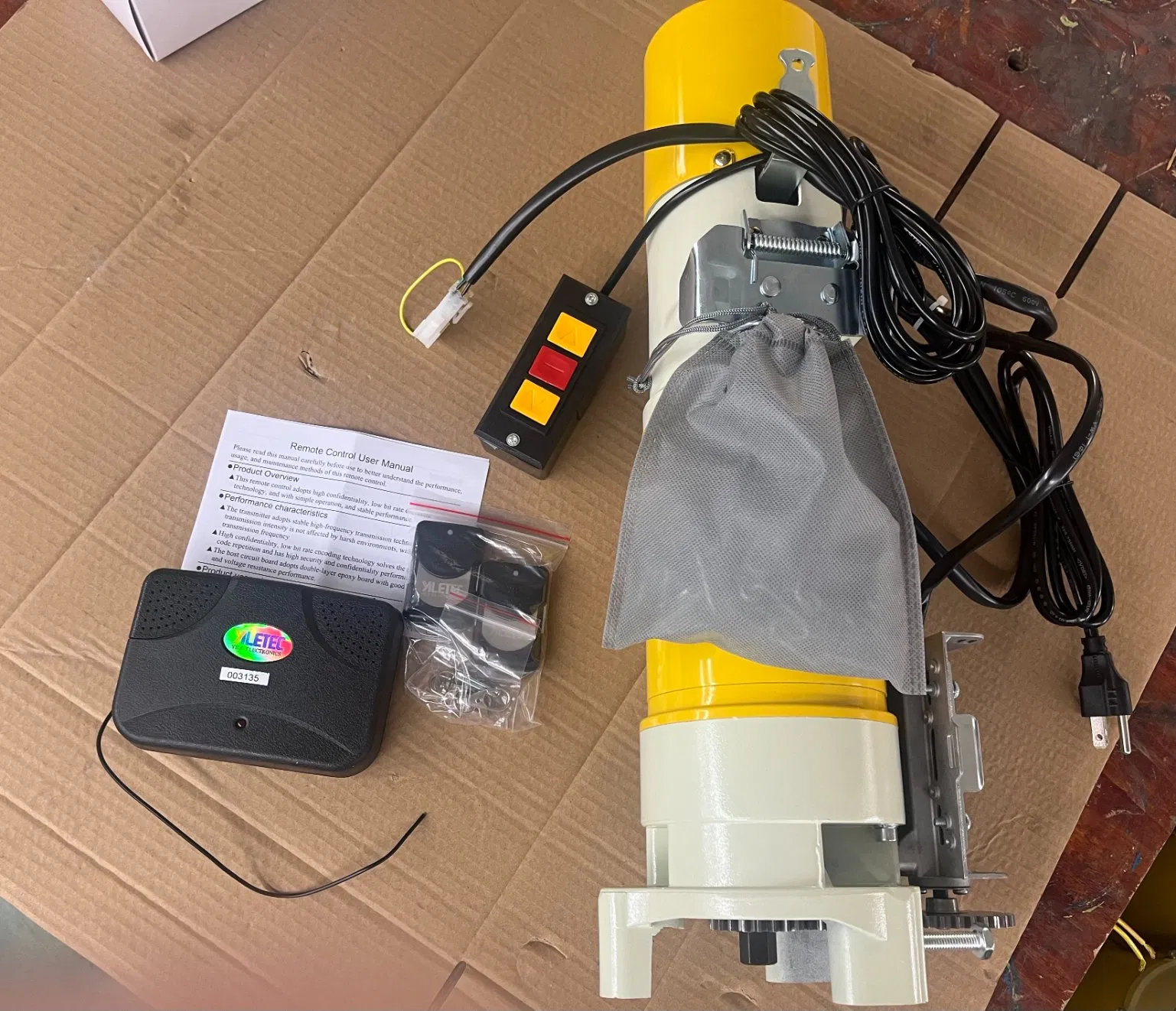 Yiletec AC 600kg Rolling Door Shutter Motor with Solar Power Charge and Backupbattery Controller