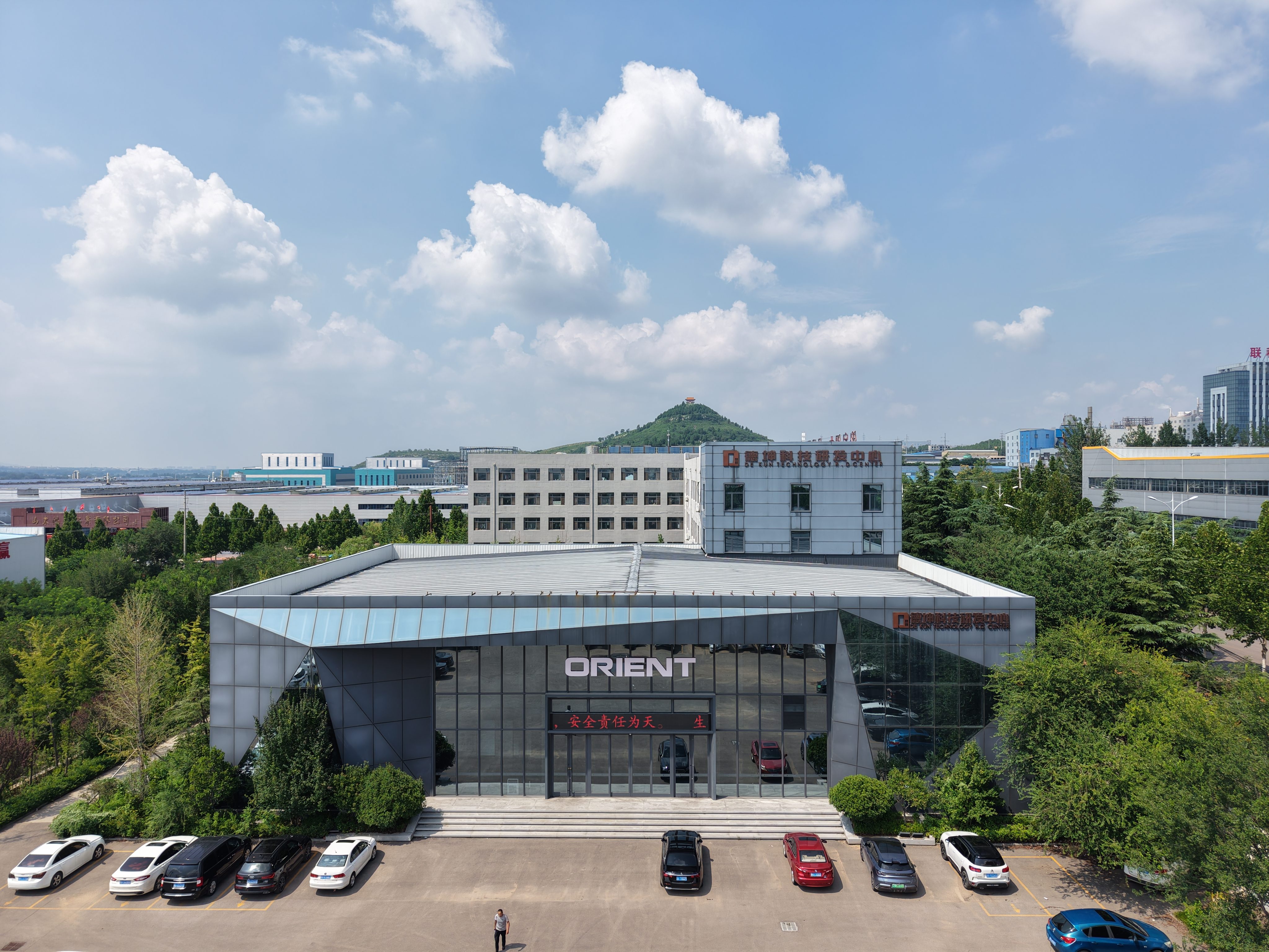 Automatic Exterior Spiral Overhead Aluminum High Speed Rolling Door Windproof Finished Surface Servo Motor