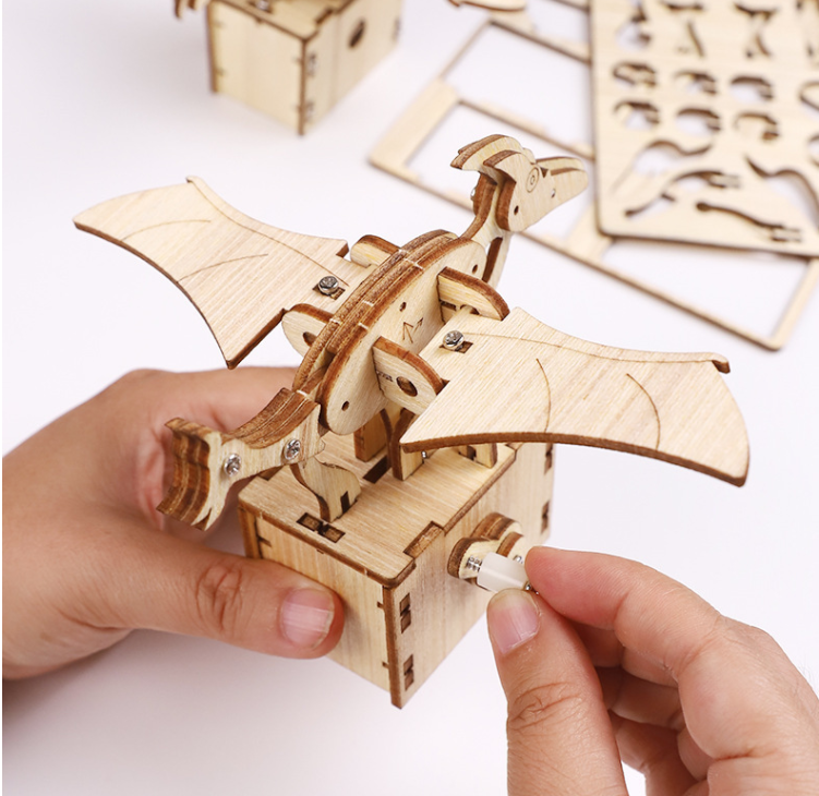 Flying Pterosaur 3D Wooden Puzzle Detail 1