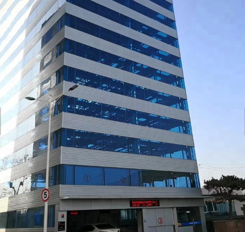 Automated Vertical Parking Equipment Robotic Parking Garage Fully Smart Tower Parking System