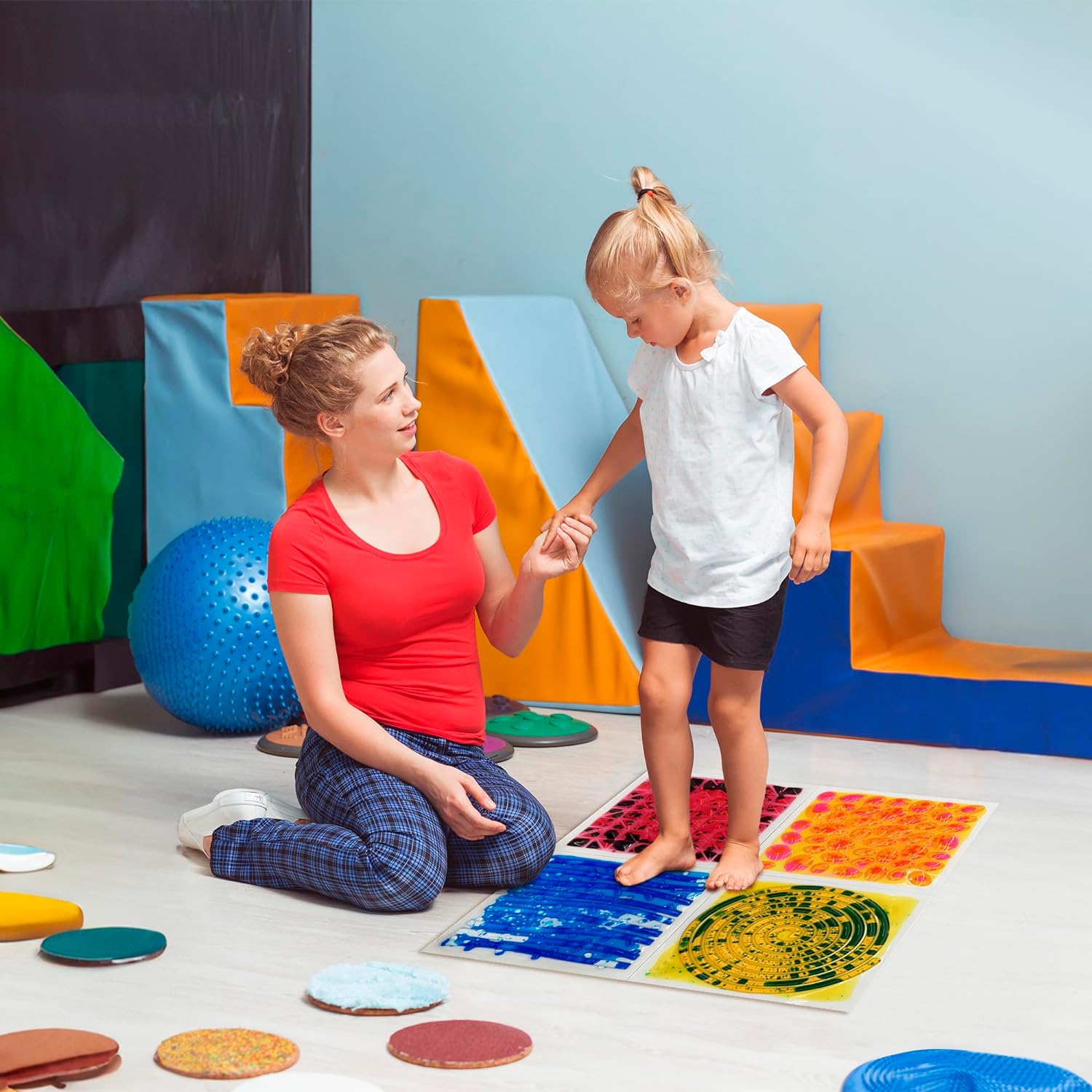 Liquid sensory play mat details