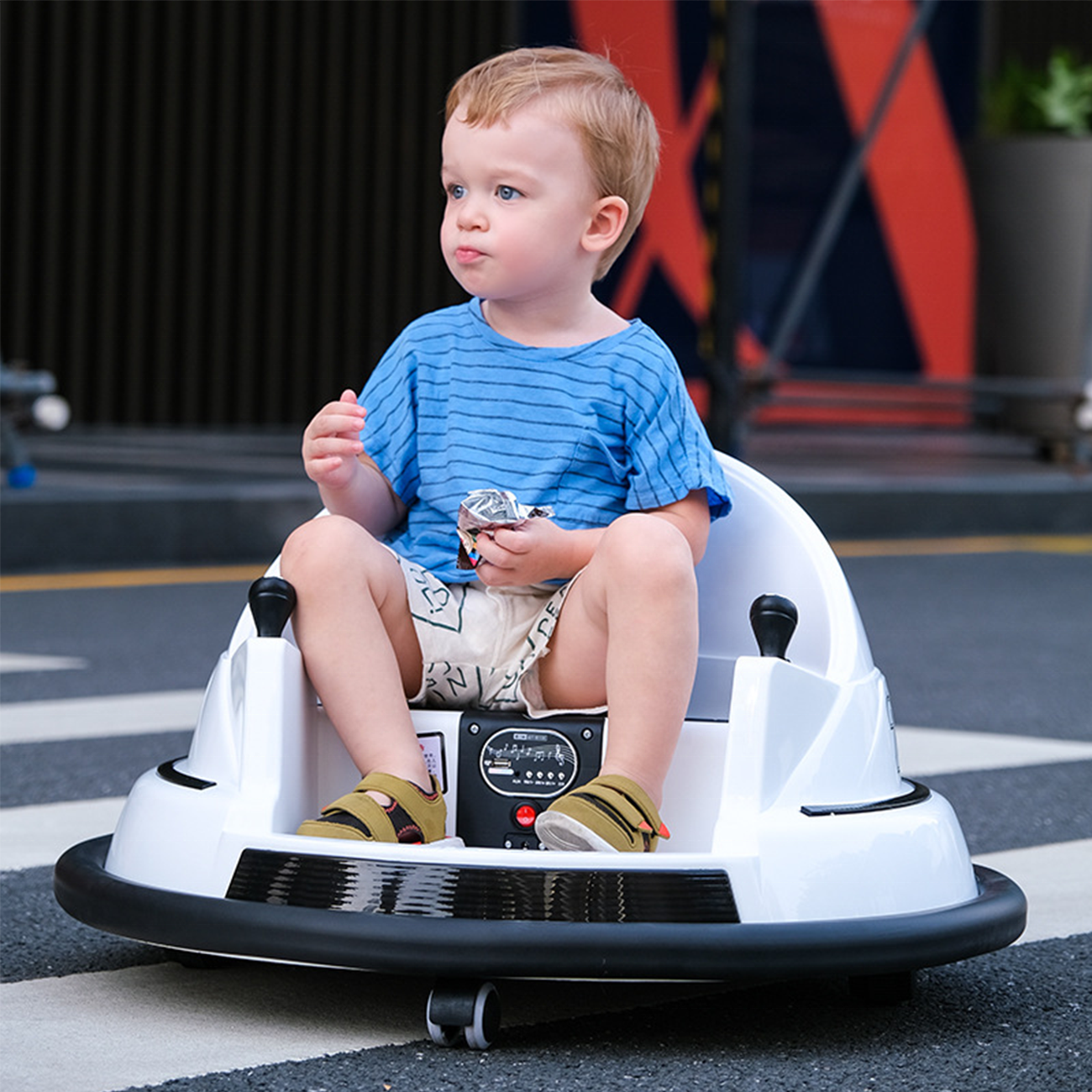 Popular Toddler Children Electric Ride on Car Bumper Toys 360 Degree Spin Kids Electric Battery Powered Bumper Cars for Baby