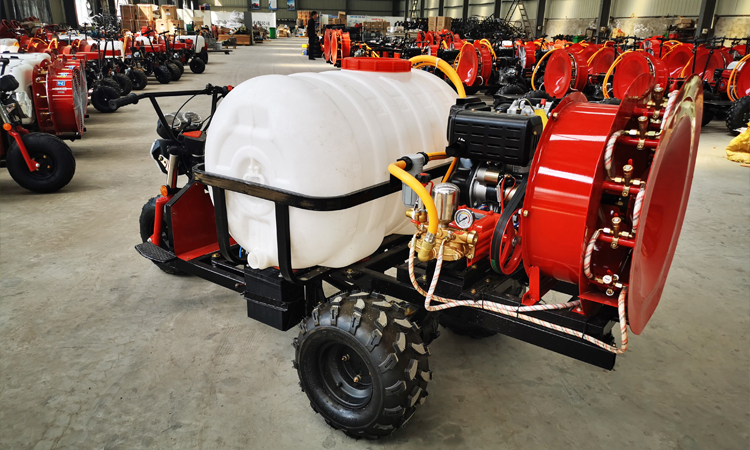 Self-propelled sprayer operational layout