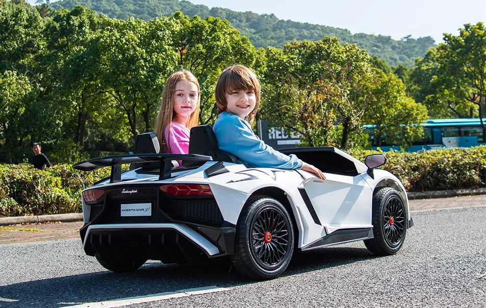 Lamborghini Kids Toy Car Steering System Detail